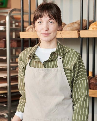 woman-working-in-bakery-KHUTZE2.jpg